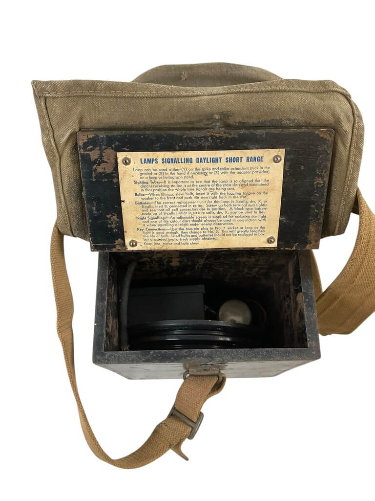 WW2 Canadian Army Signalling Lamp Short Range In Box WW2 Canadian Army Signalling Lamp Short Range In Box