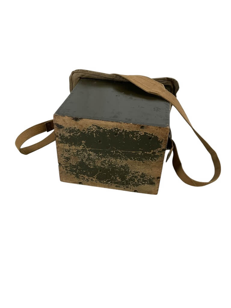 WW2 Canadian Army Signalling Lamp Short Range In Box WW2 Canadian Army Signalling Lamp Short Range In Box