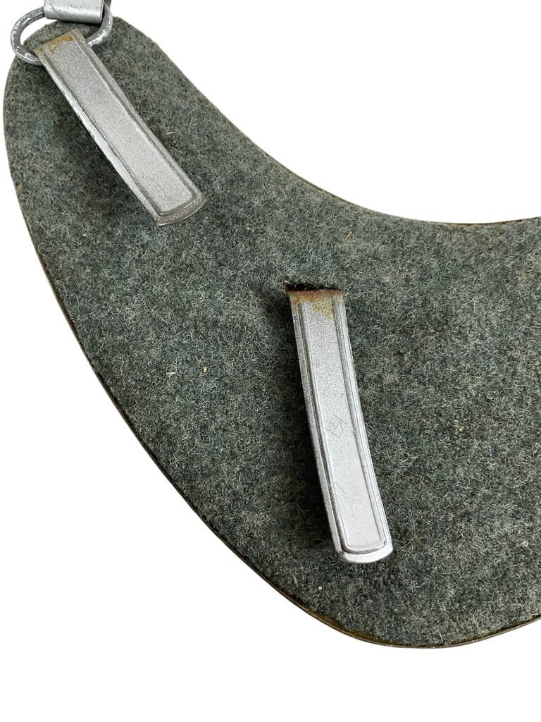 WW2 German Feldgendarmerie Chained Dog Gorget WW2 German Feldgendarmerie Chained Dog Gorget