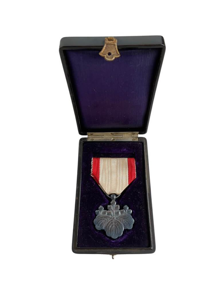 WW2 Japanese Order of the Rising Sun 8th Class Full Size Medal In Case WW2 Japanese Order of the Rising Sun 8th Class Full Size Medal In Case