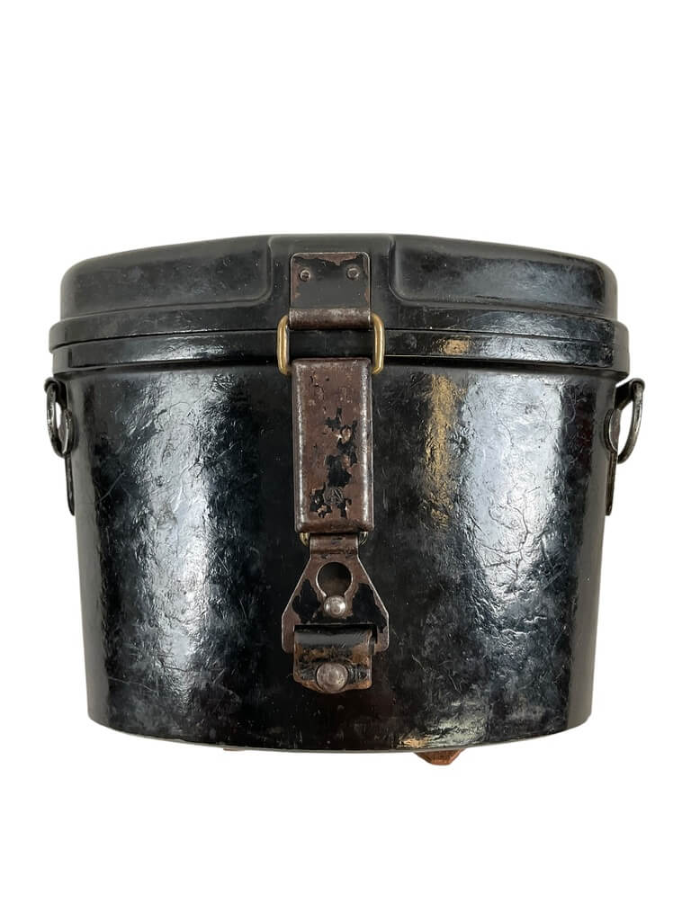 WW2 German 6 X 30 Binoculars With Bakelite Case WW2 German 6 X 30 Binoculars With Bakelite Case