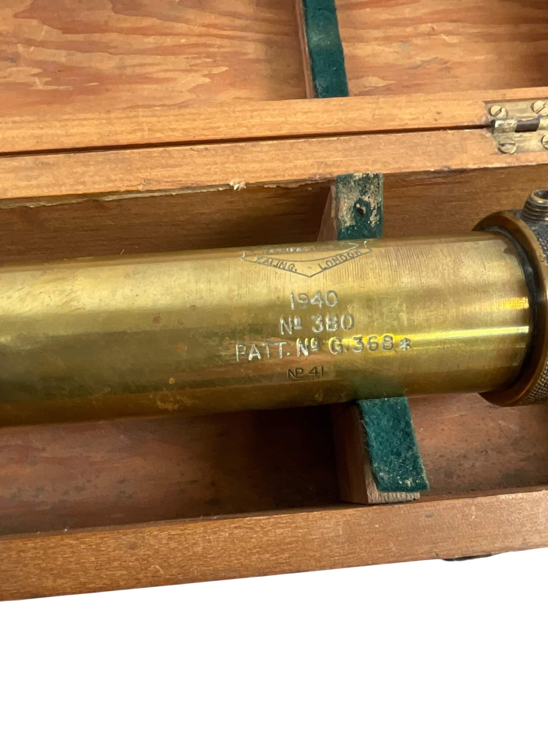 WW2 British Anti-Tank Gun Sight In Case WW2 British Anti-Tank Gun Sight In Case