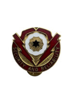 US Army DUI Distinctive Uniform Insignia 72nd Ordnance Battalion Badge Pin