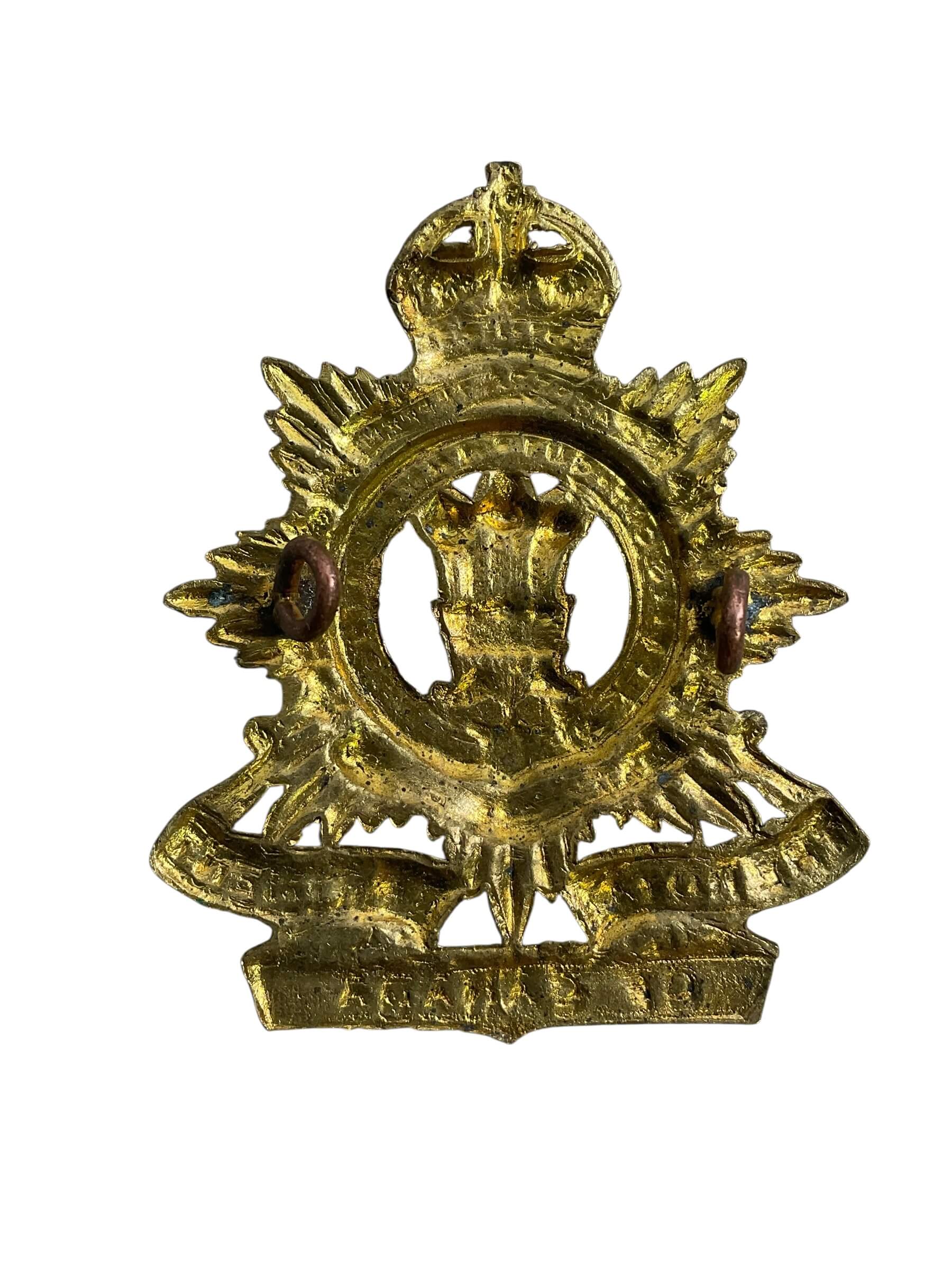 WW2 Canadian The Royal Regiment Cap Badge WW2 Canadian The Royal Regiment Cap Badge