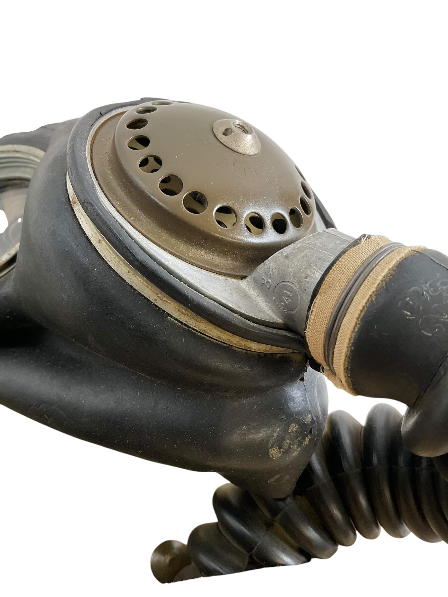 WW2 Canadian Army Respirator With Bag Dated 1943 WW2 Canadian Army Respirator With Bag Dated 1943