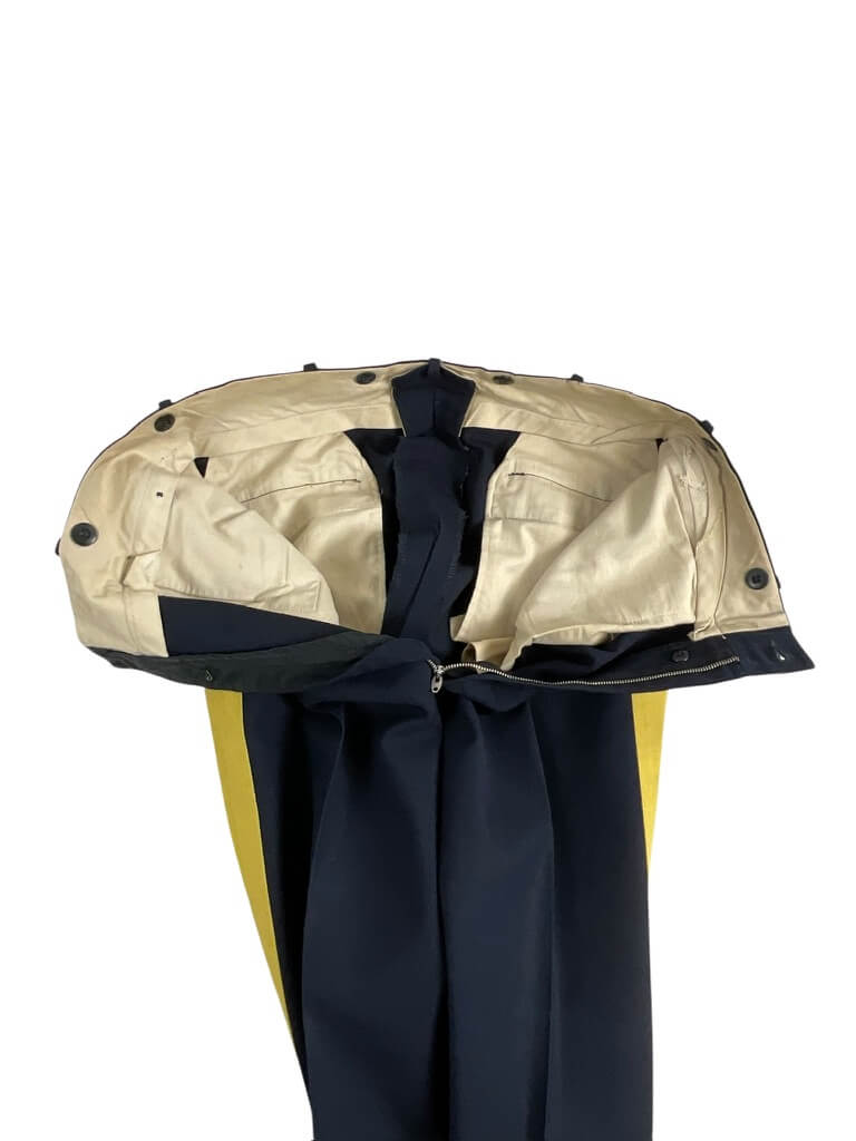 Royal Canadian Mounted Police RCMP Trousers 32 W X 30 L Royal Canadian Mounted Police RCMP Trousers 32 W X 30 L