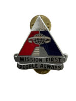 US Army DUI Distinctive Uniform Insignia Army Depot Systems Command Badge Pin