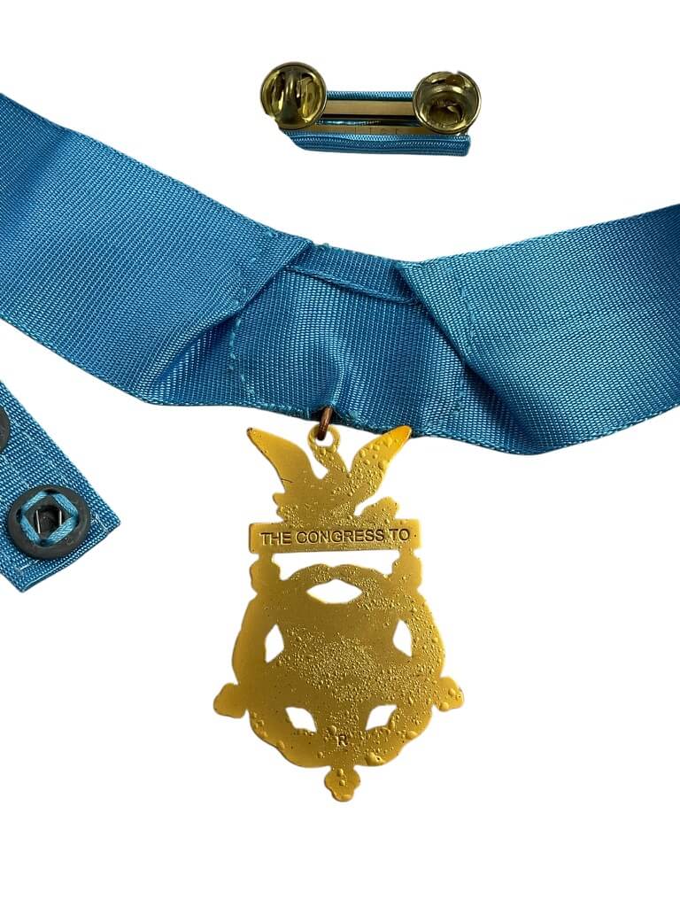 US Army Congressional Medal of Honor In Case REPRODUCTION COPY US Army Congressional Medal of Honor In Case REPRODUCTION COPY