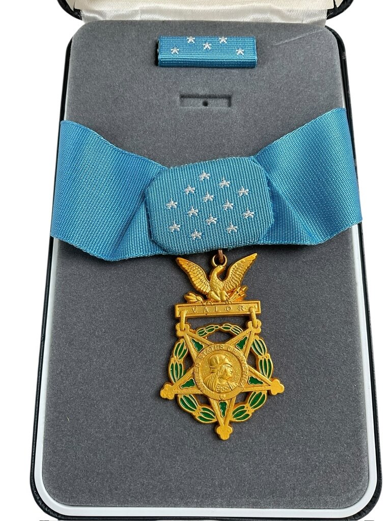 US Army Congressional Medal of Honor In Case REPRODUCTION COPY US Army Congressional Medal of Honor In Case REPRODUCTION COPY