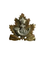 WW2 Canadian RHLI Wentworth Regiment Cap Badge