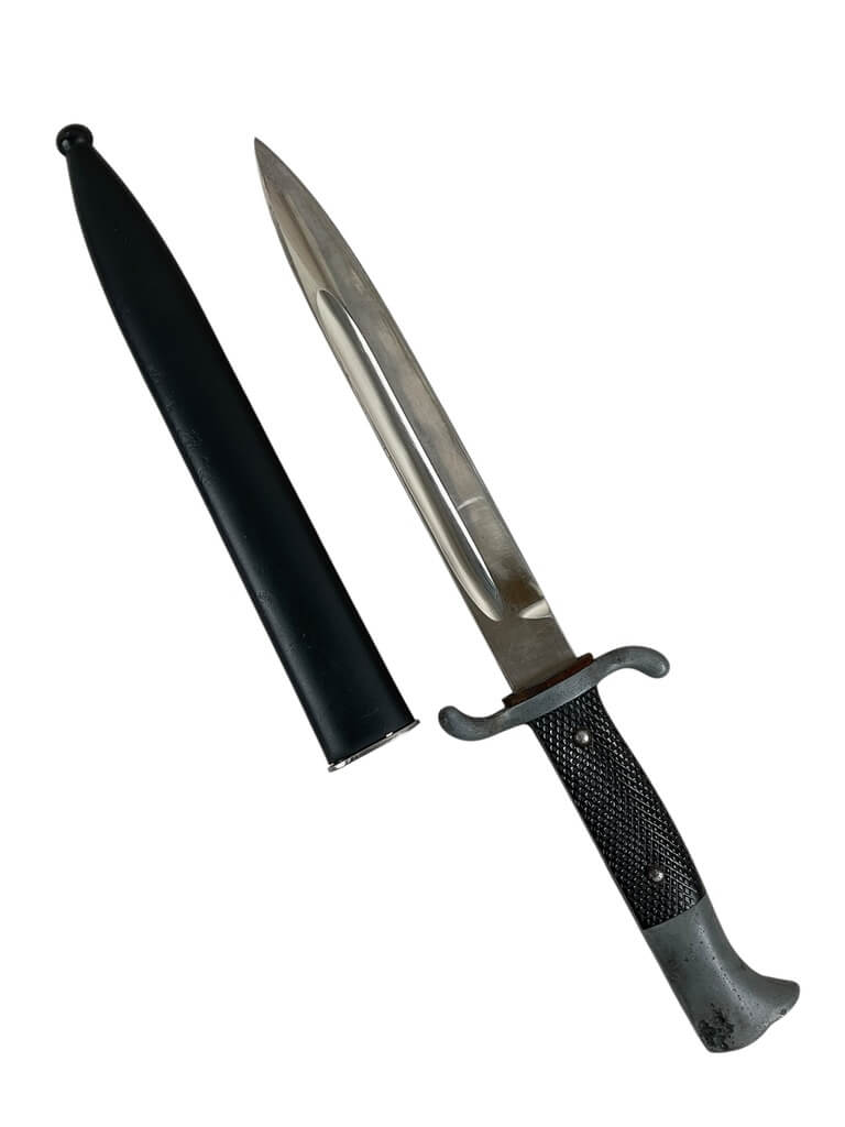 WW2 German Short Fire Bayonet With Scabbard Maker Solingen WW2 German Short Fire Bayonet With Scabbard Maker Solingen