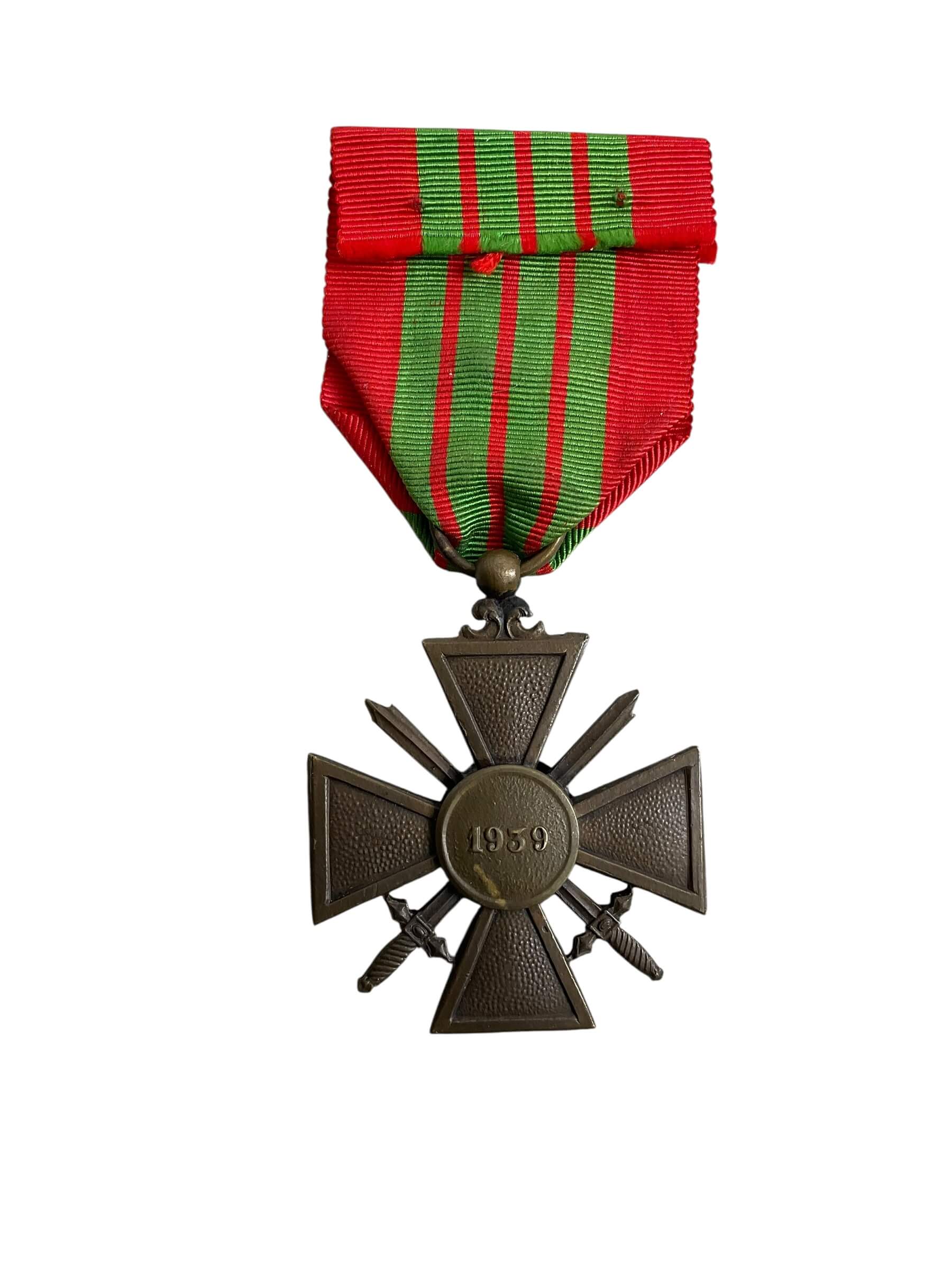 WW2 French Croix de Guerre Full Size Medal With Star WW2 French Croix de Guerre Full Size Medal With Star