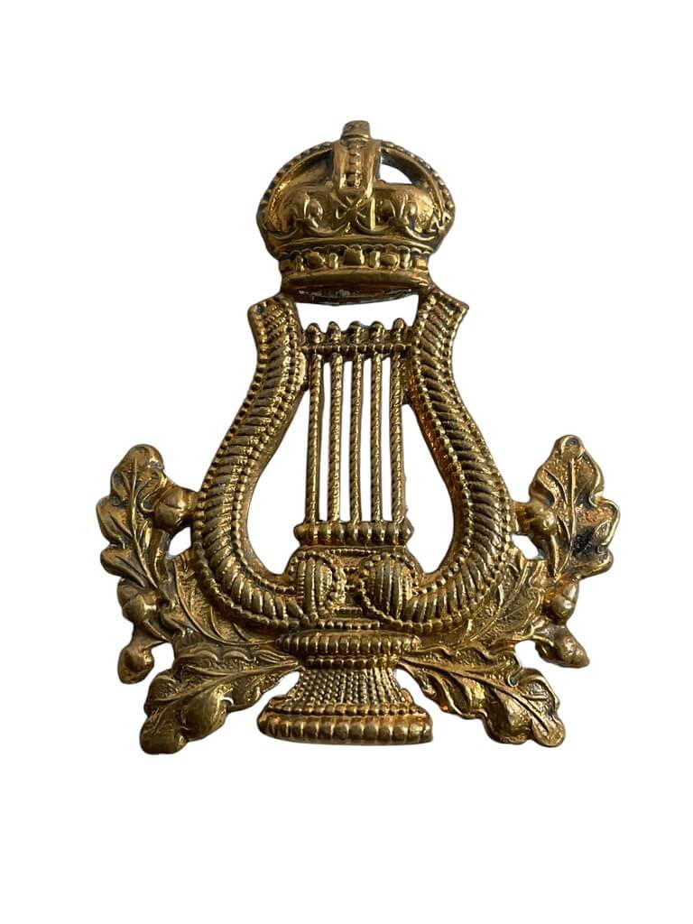 WW2 British Canadian Bandsman Musician Cap Badge WW2 British Canadian Bandsman Musician Cap Badge