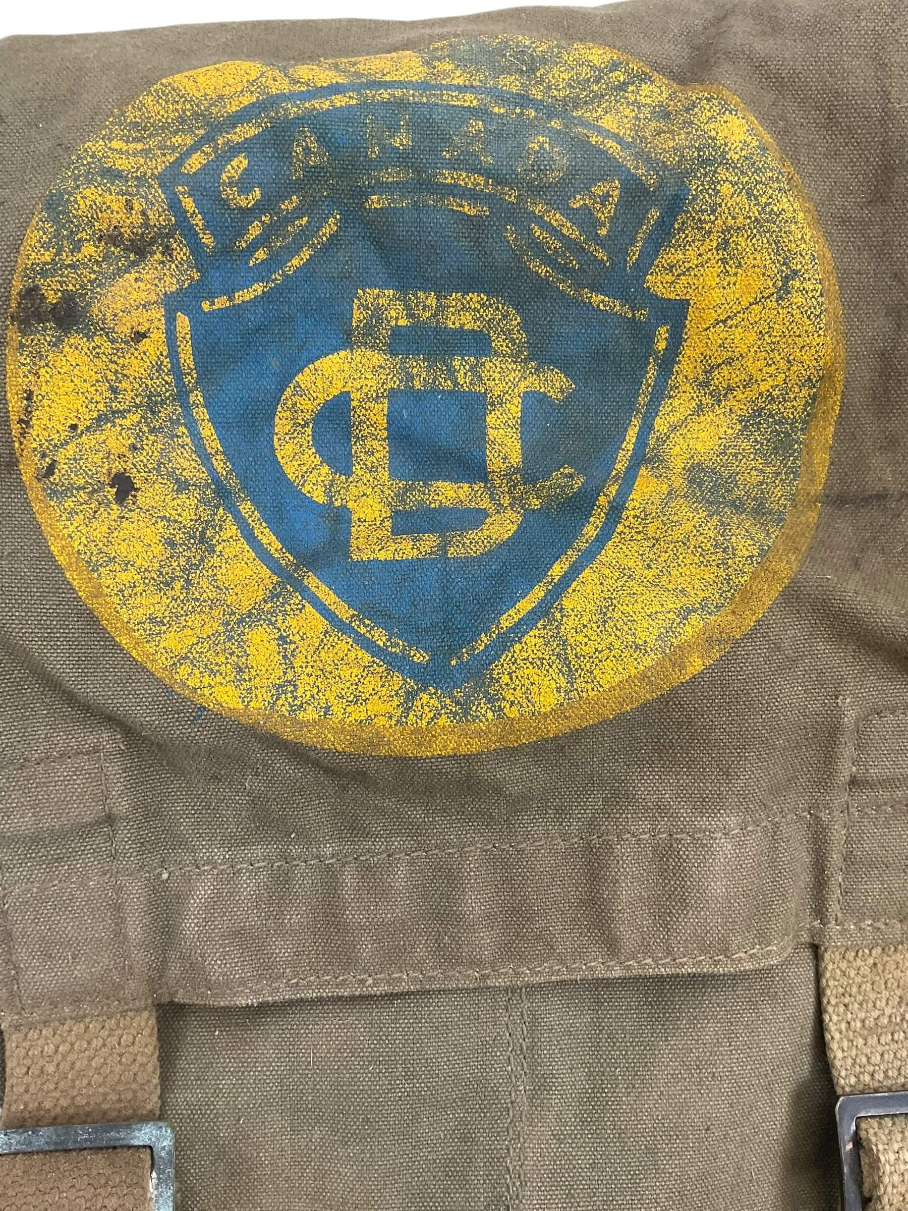 Canadian Civil Defence First Aid Bag Canadian Civil Defence First Aid Bag