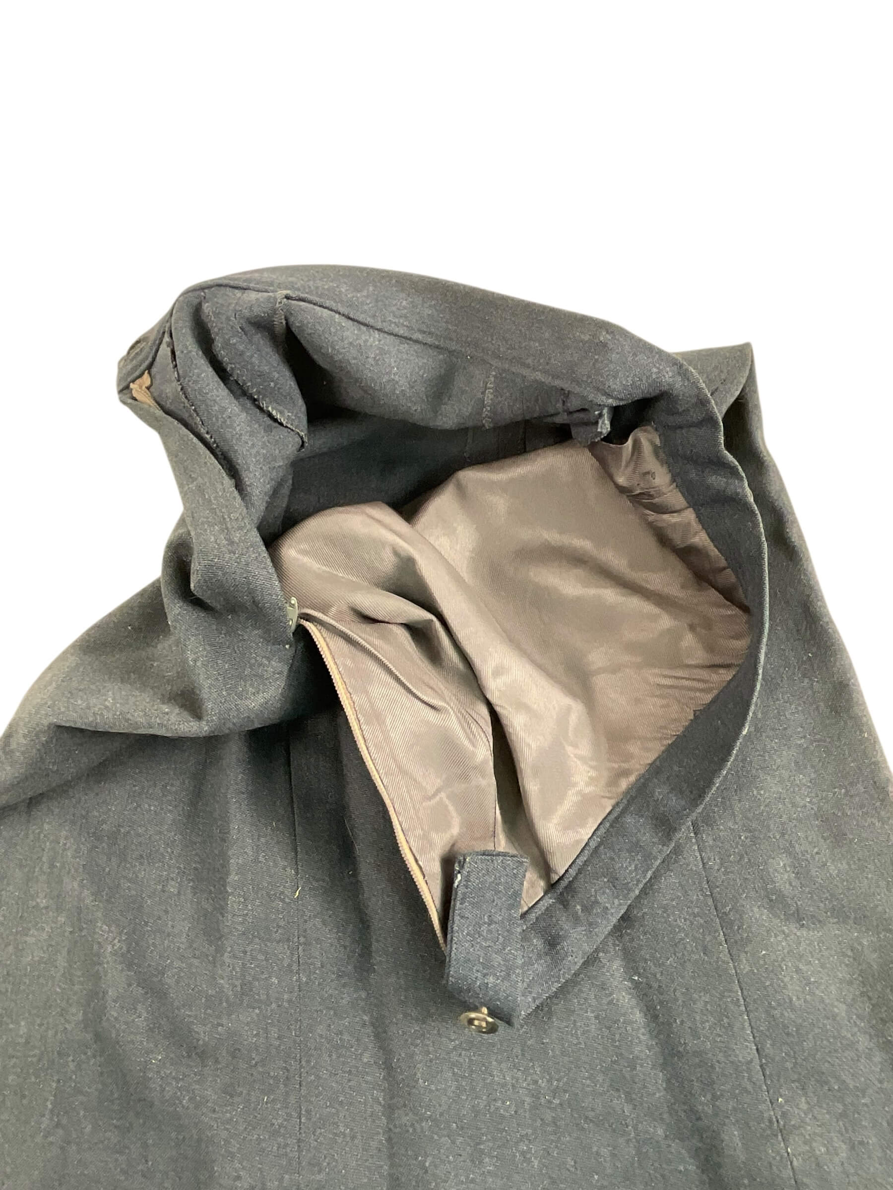 Canadian RCAF Women's Officers Battle Dress Jacket and Skirt Dated 1962 Canadian RCAF Women's Officers Battle Dress Jacket and Skirt Dated 1962