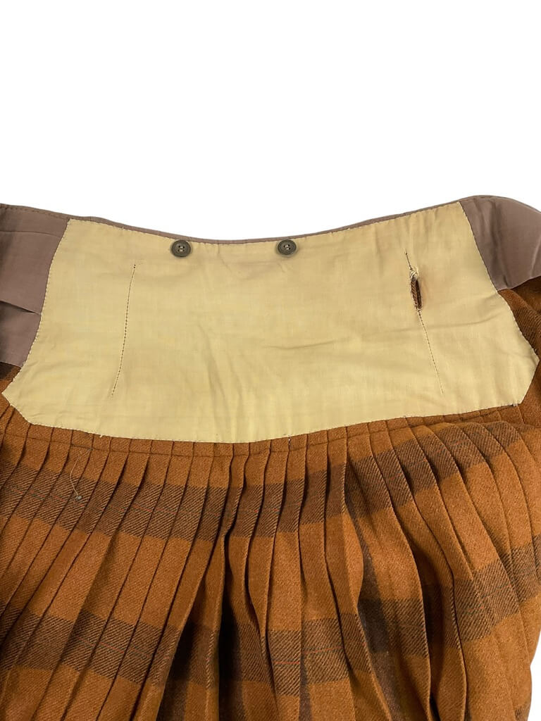 WW2 Canadian Irish Regiment of Canada MG Kilt Dated 1945 Eatons Waist 36″ Length 25″ WW2 Canadian Irish Regiment of Canada MG Kilt Dated 1945 Eatons Waist 36″ Length 25″