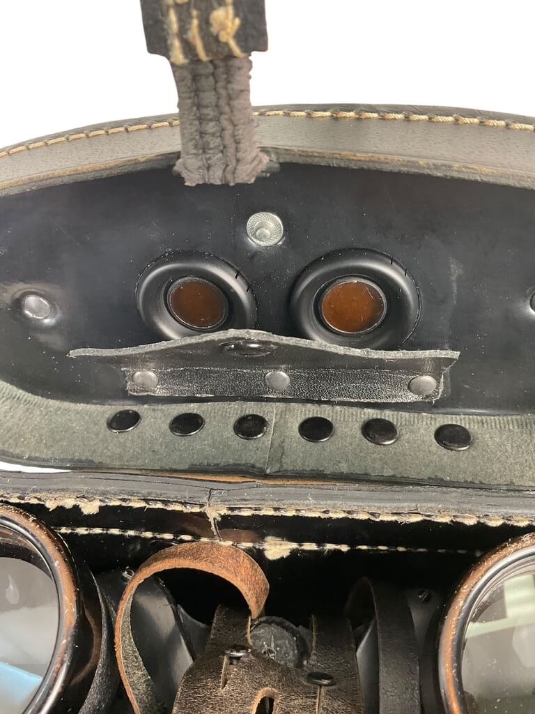 WW2 German Kriegsmarine Officers Binoculars 10 X 50 beh In Leather Case WW2 German Kriegsmarine Officers Binoculars 10 X 50 beh In Leather Case