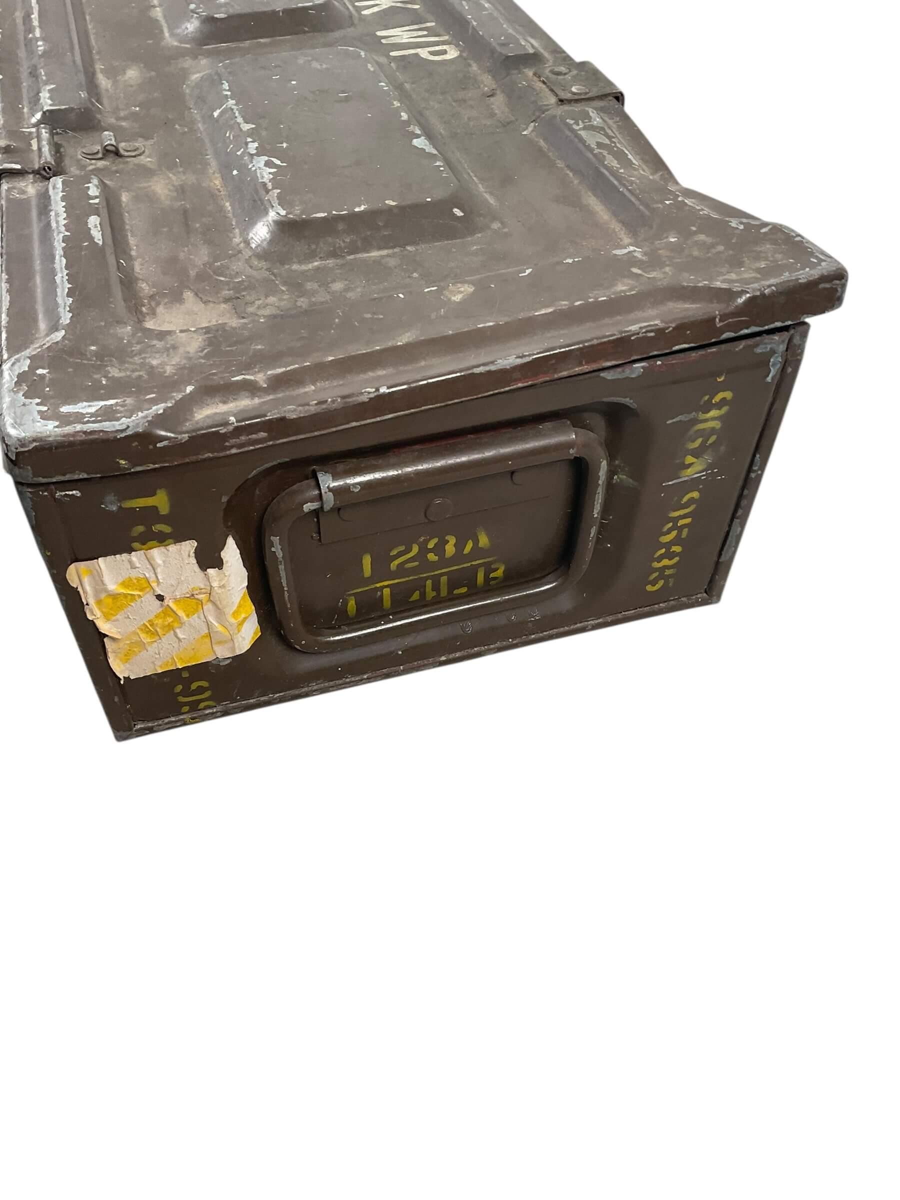 Canadian Forces 105mm Howitzer Smoke Transit Box EMPTY 33 1/2" X 10 1/2" X 6" Canadian Forces 105mm Howitzer Smoke Transit Box EMPTY 33 1/2" X 10 1/2" X 6"