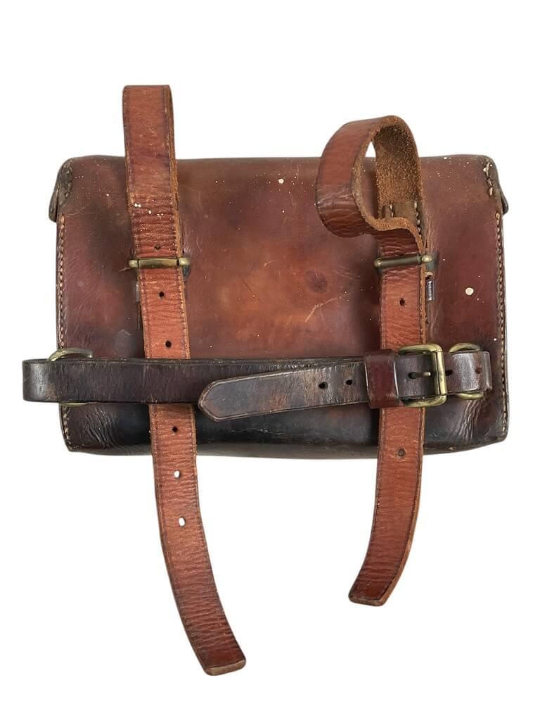 WW1 Canadian CEF Veterinary Corps Medical Officers Pouch WW1 Canadian CEF Veterinary Corps Medical Officers Pouch