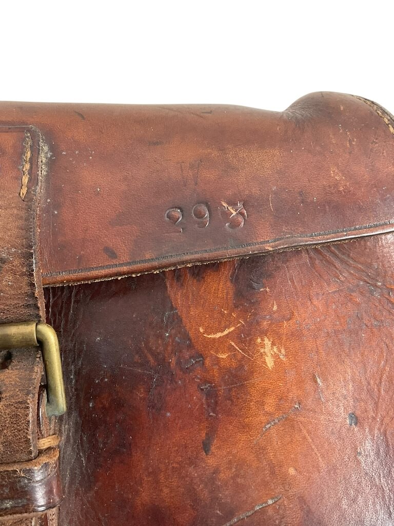 WW1 Canadian CEF Veterinary Corps Medical Officers Pouch WW1 Canadian CEF Veterinary Corps Medical Officers Pouch