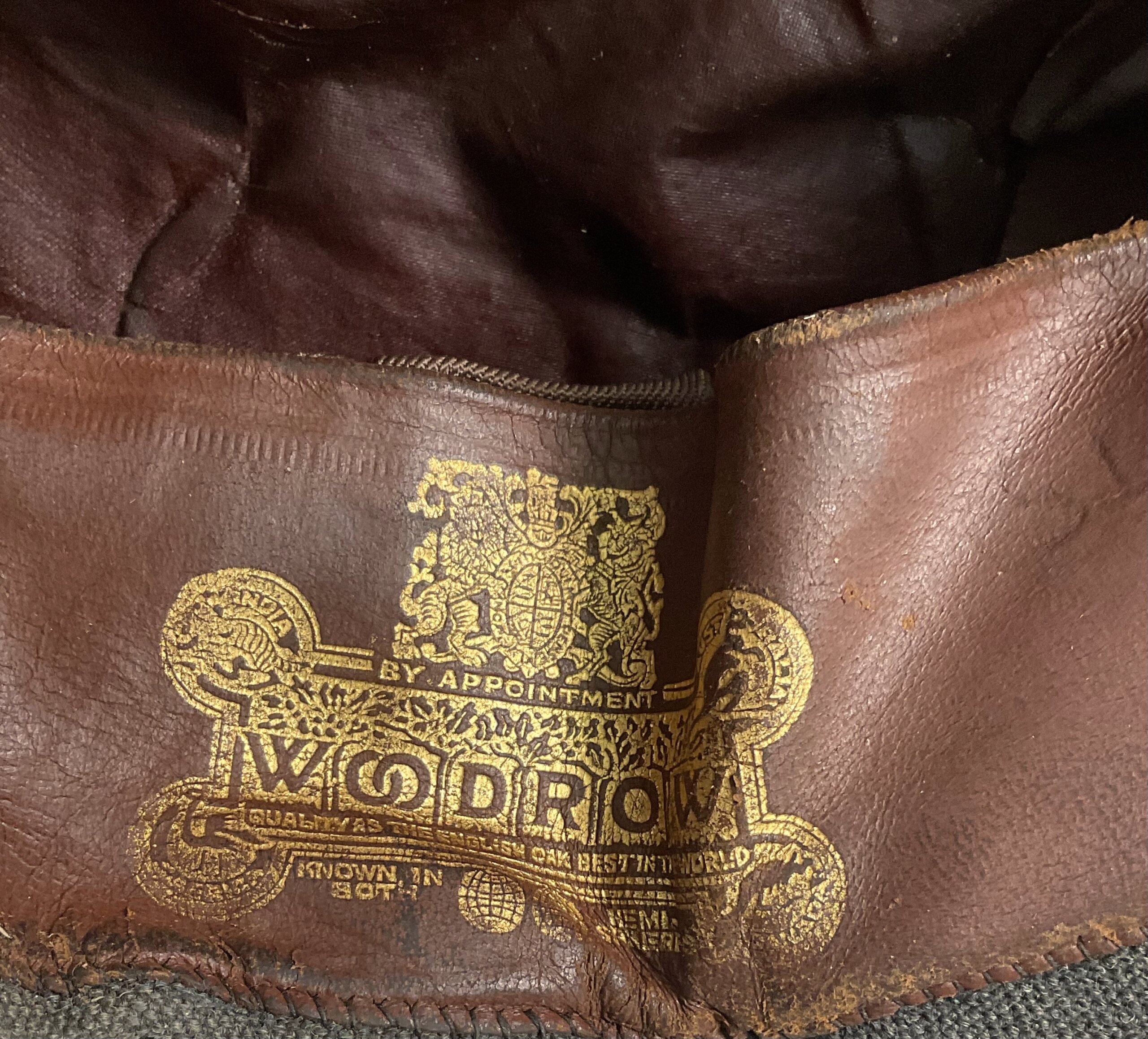 WW2 Canadian RCAF Officers Peak Cap Hat Size 7 1/4 WW2 Canadian RCAF Officers Peak Cap Hat Size 7 1/4