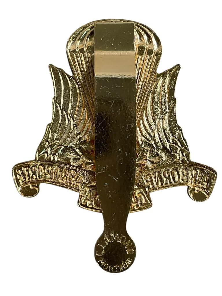 Canadian Airborne Regiment Cap Badge Canadian Airborne Regiment Cap Badge