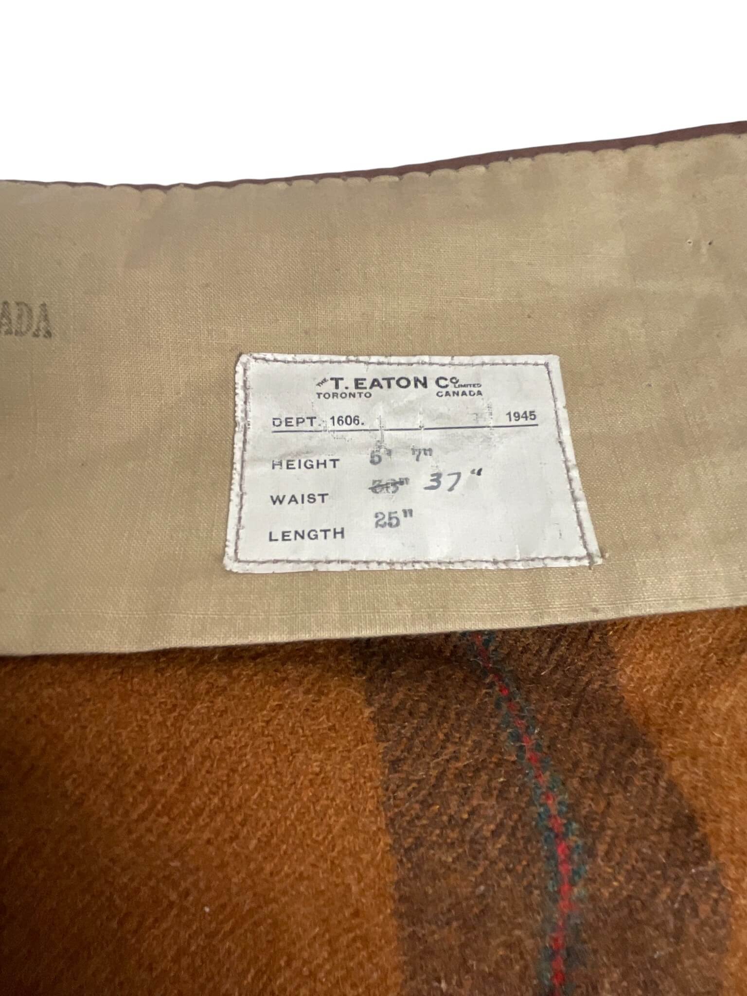 WW2 Canadian Irish Regiment of Canada Tartan Kilt Size W 37" X D 27" WW2 Canadian Irish Regiment of Canada Tartan Kilt Size W 37" X D 27"