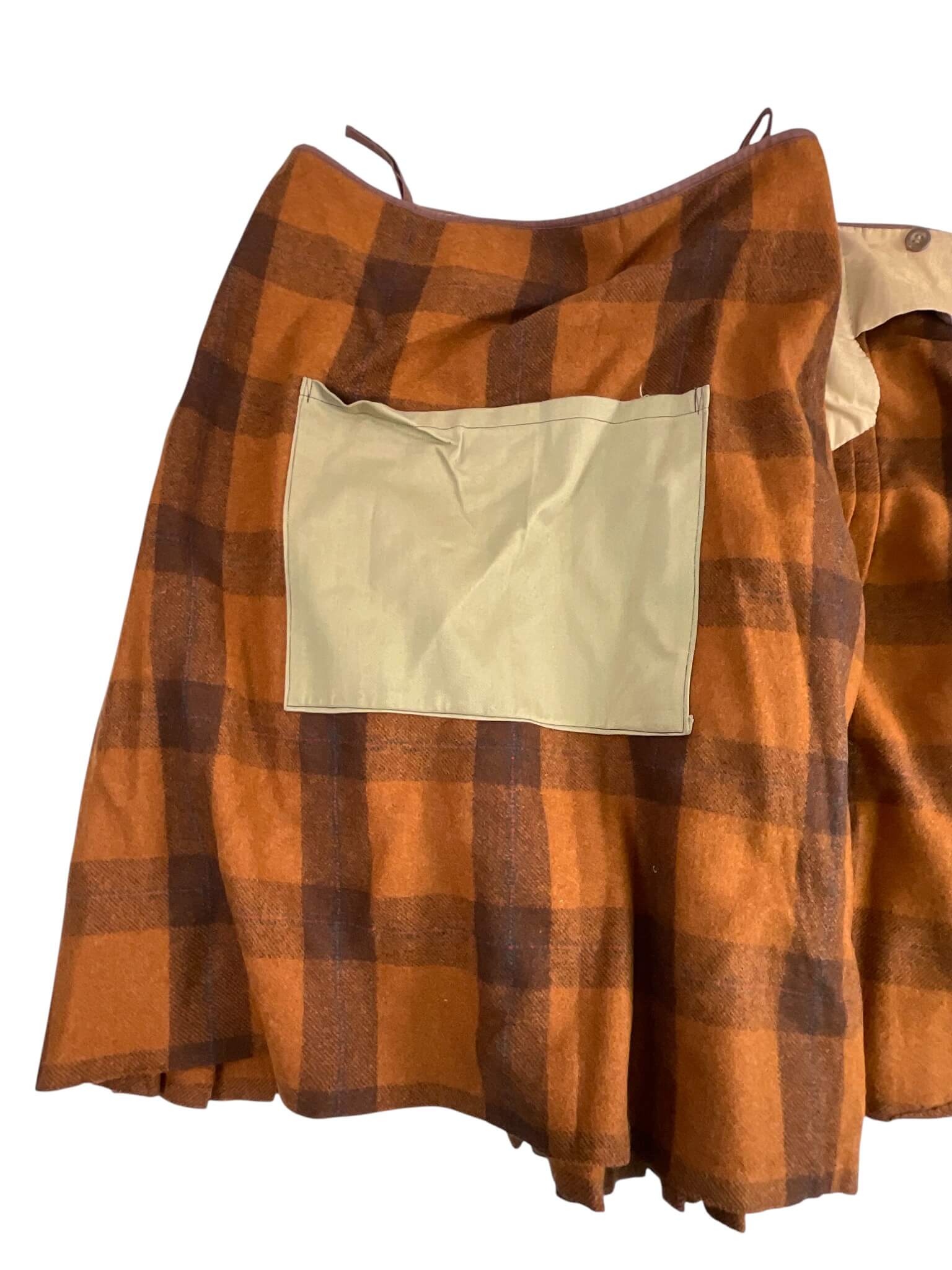 WW2 Canadian Irish Regiment of Canada Tartan Kilt Size W 37" X D 27" WW2 Canadian Irish Regiment of Canada Tartan Kilt Size W 37" X D 27"