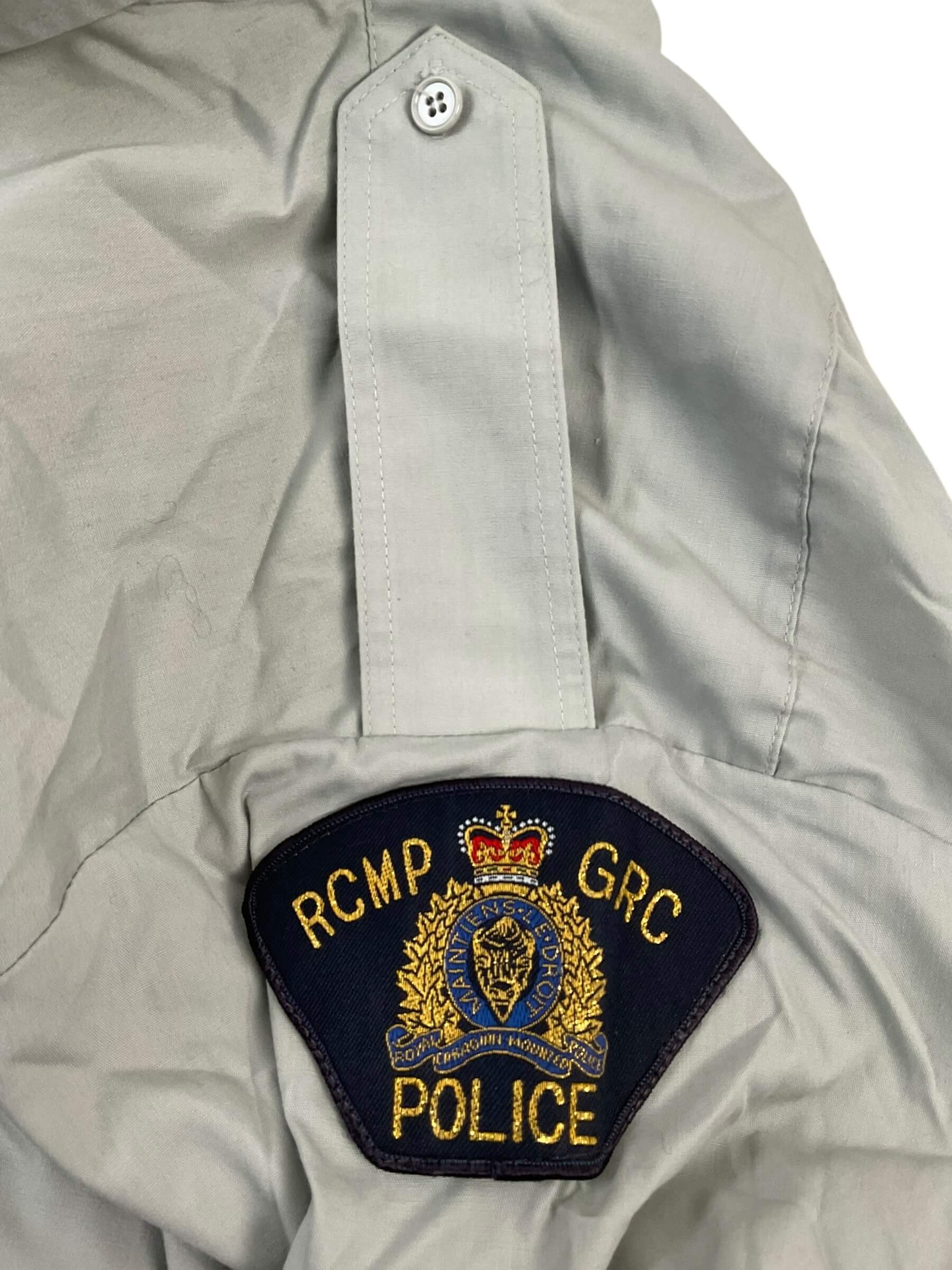 Royal Canadian Mounted Police RCMP Short Sleeve Blue Shirt Size 17 Royal Canadian Mounted Police RCMP Short Sleeve Blue Shirt Size 17