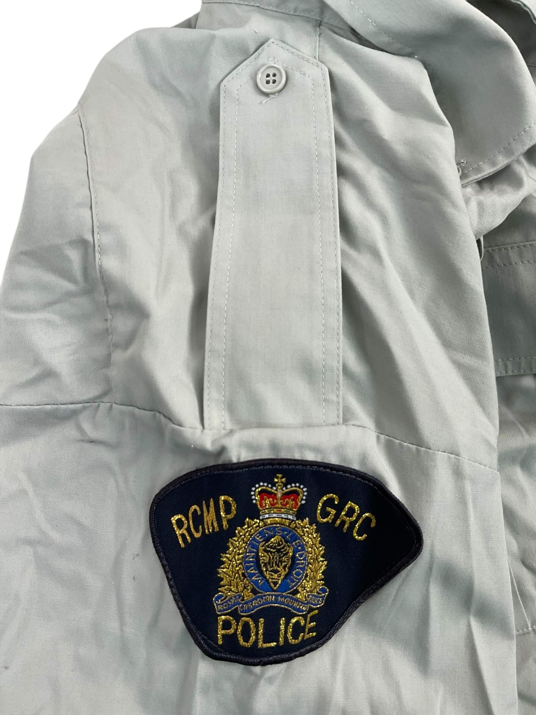 Royal Canadian Mounted Police RCMP Short Sleeve Blue Shirt Size 17 Royal Canadian Mounted Police RCMP Short Sleeve Blue Shirt Size 17