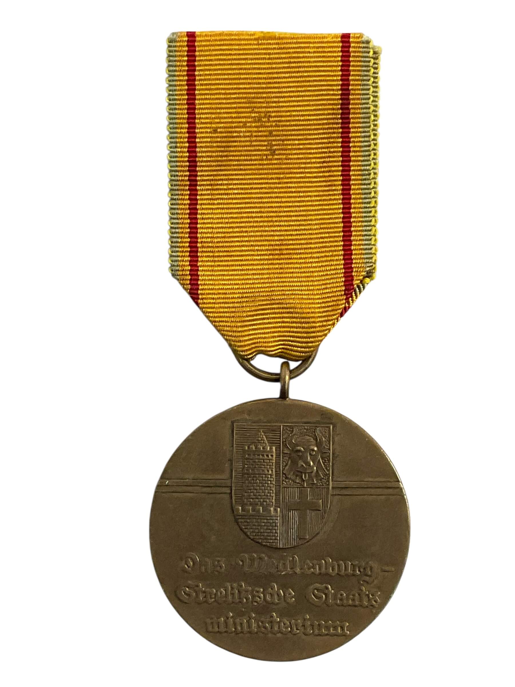 German Mecklenburg-Strelitz State Rescue Medal Full Size German Mecklenburg-Strelitz State Rescue Medal Full Size