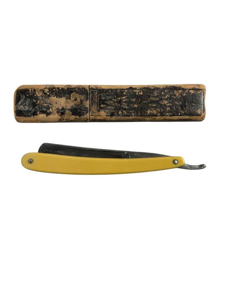 WW1 British Straight Razor In Box WW1 British Straight Razor In Box