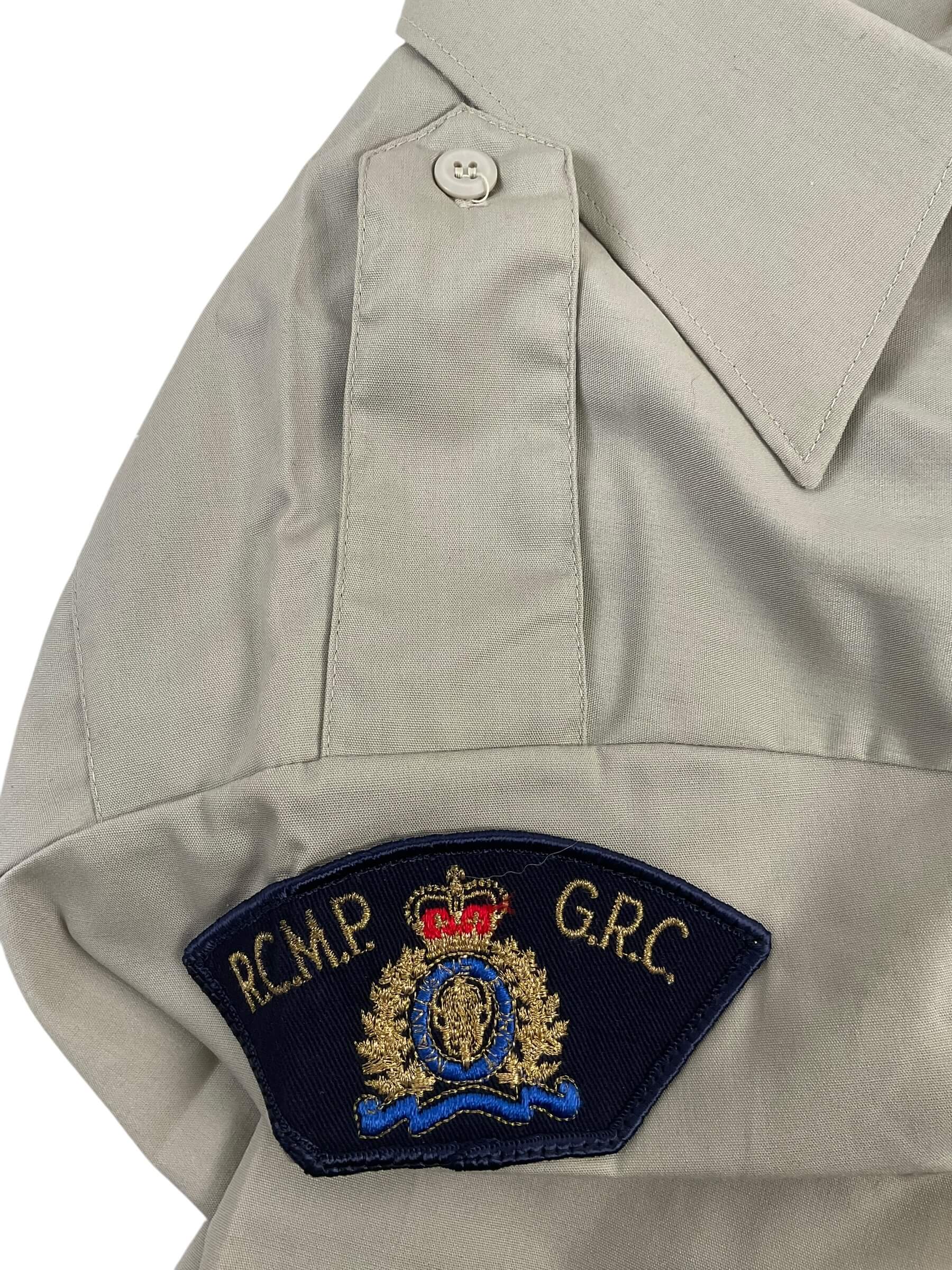 Royal Canadian Mounted Police RCMP Short Sleeve Shirt Size 15 (2) Royal Canadian Mounted Police RCMP Short Sleeve Shirt Size 15 (2)