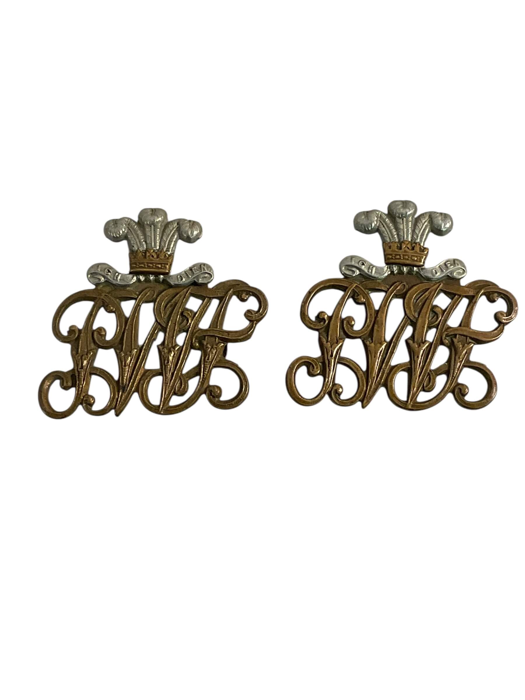 British Army Royal Welsh Fusiliers Shoulder Titles Insignia Pair British Army Royal Welsh Fusiliers Shoulder Titles Insignia Pair