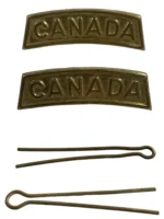 WW1 Canadian CEF CANADA Shoulder Titles Insignia Pair WW1 Canadian CEF CANADA Shoulder Titles Insignia Pair