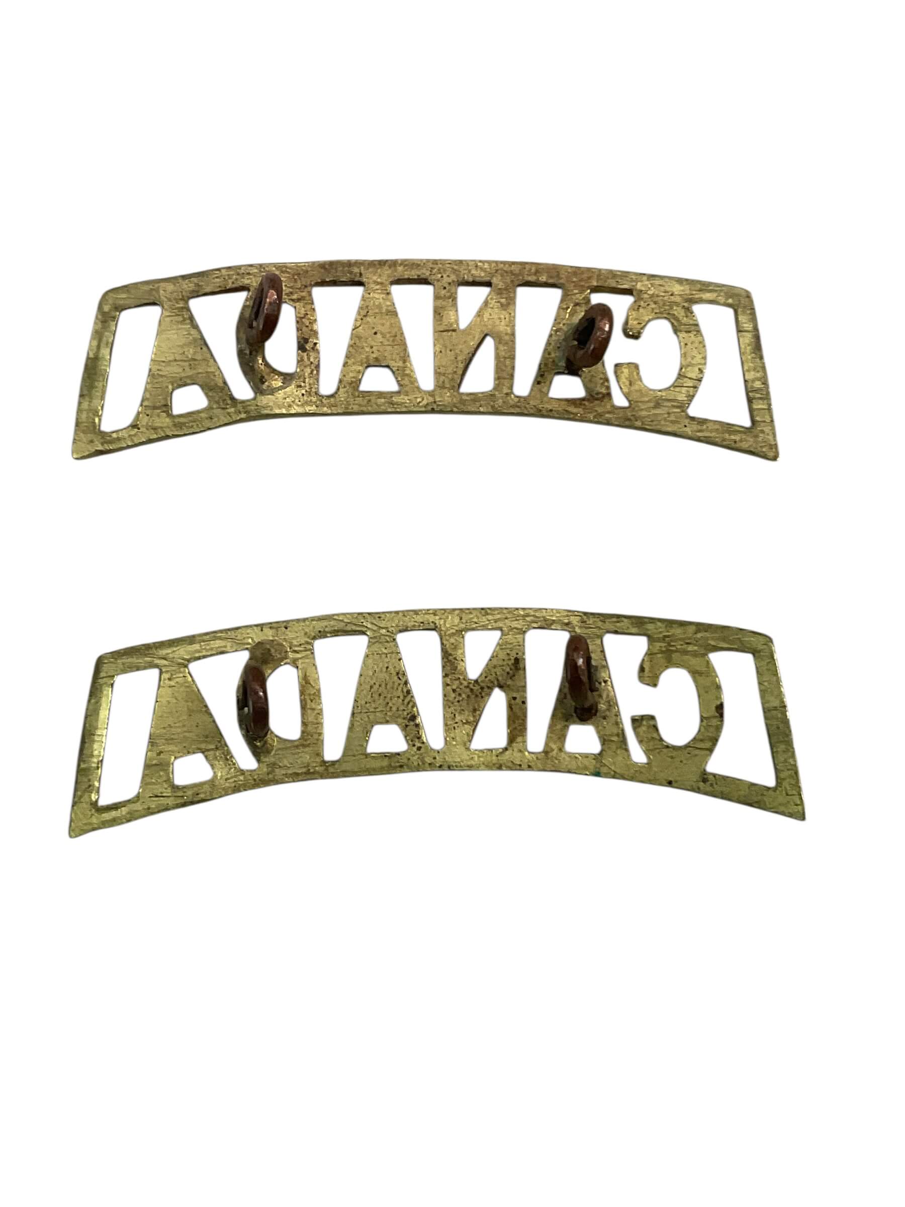 WW1 Canadian CEF CANADA Curved Shoulder Titles Insignia Pair 3 WW1 Canadian CEF CANADA Curved Shoulder Titles Insignia Pair 3