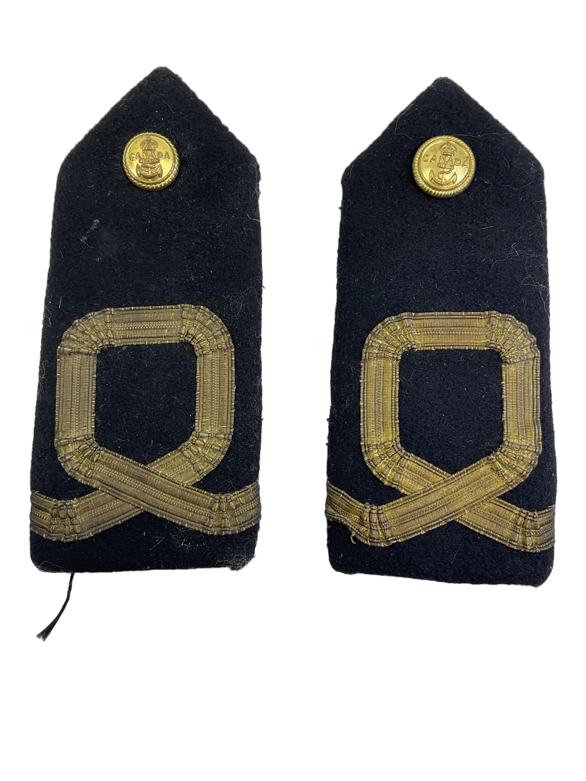 WW2 Canadian RCN Navy Sub Lieutenant Shoulder Boards Insignia Pair WW2 Canadian RCN Navy Sub Lieutenant Shoulder Boards Insignia Pair
