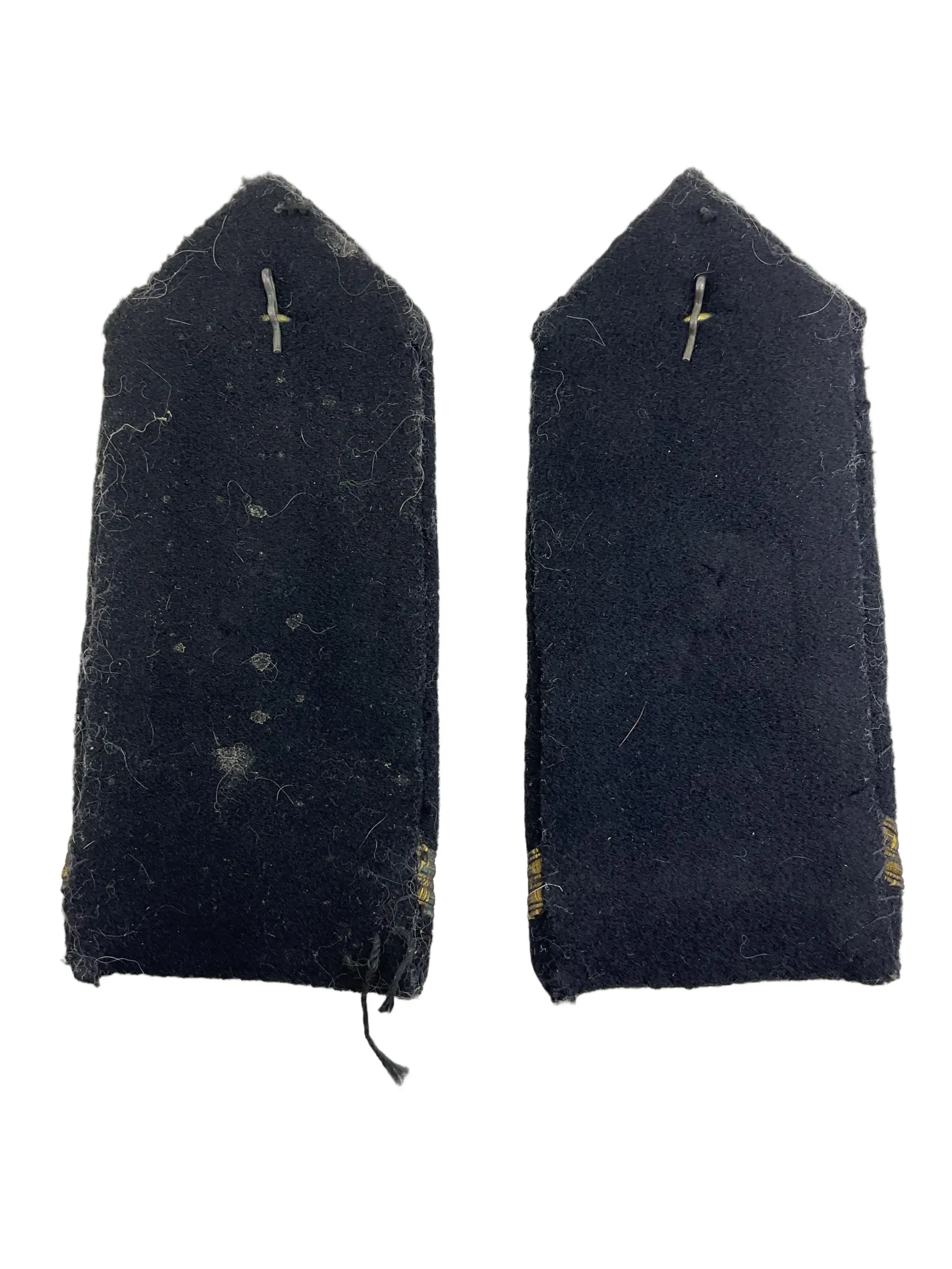 WW2 Canadian RCN Navy Sub Lieutenant Shoulder Boards Insignia Pair WW2 Canadian RCN Navy Sub Lieutenant Shoulder Boards Insignia Pair