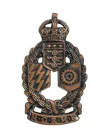 WW2 Royal Canadian Electrical Mechanical Engineers RCEME Cap Badge