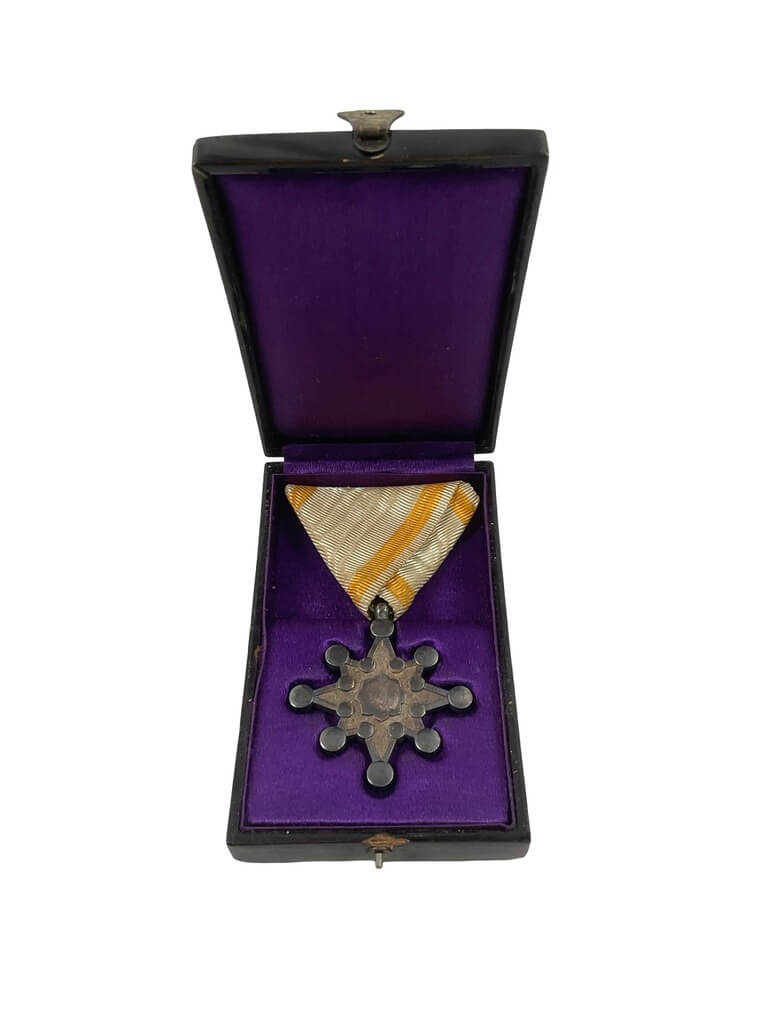 WW2 Japanese Order of the Sacred Treasure 8th Class Full Size Medal In Case WW2 Japanese Order of the Sacred Treasure 8th Class Full Size Medal In Case