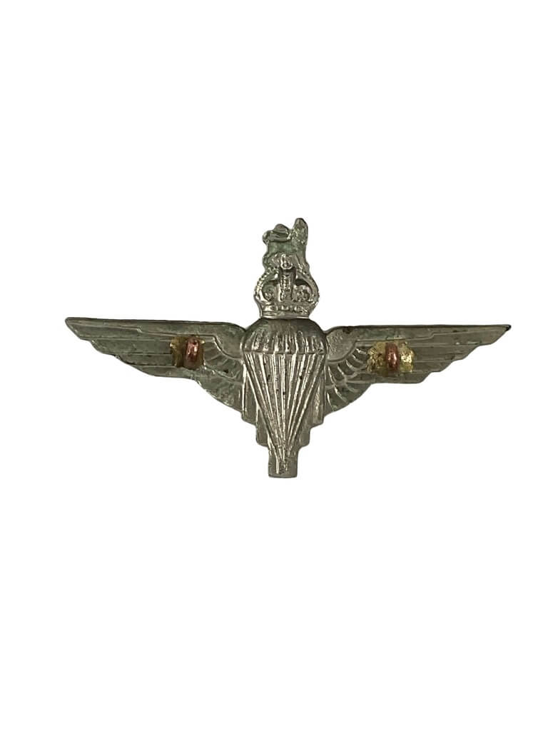WW2 British Parachute Regiment Cap Badge WW2 British Parachute Regiment Cap Badge