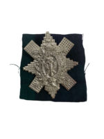 WW2 Canadian Lanark and Renfrew Scottish Regiment Cap Badge With Tartan Backing