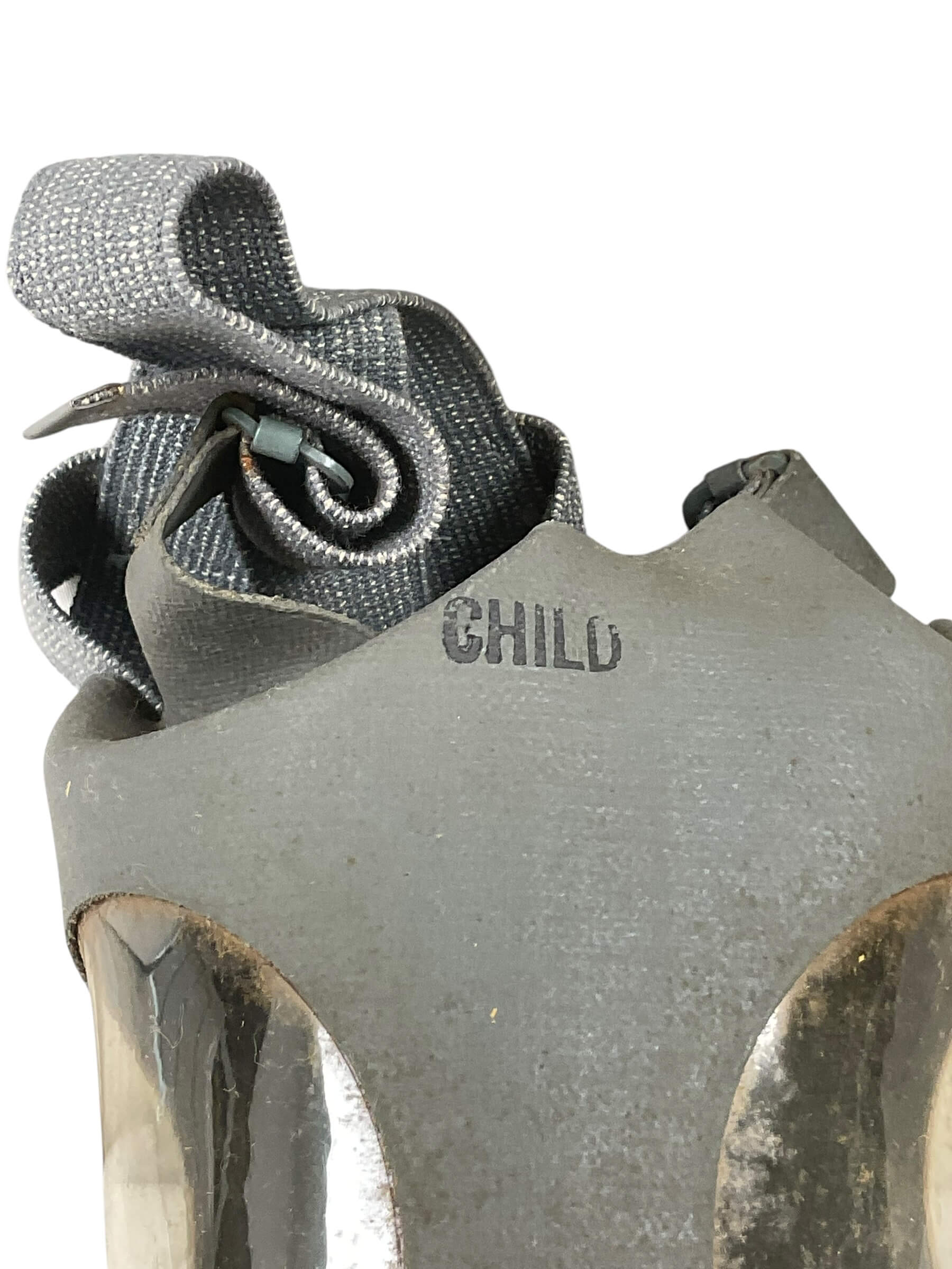 WW2 US Non-Combatant M1A2-1-1 Child Gas Mask In Carrying Bag WW2 US Non-Combatant M1A2-1-1 Child Gas Mask In Carrying Bag