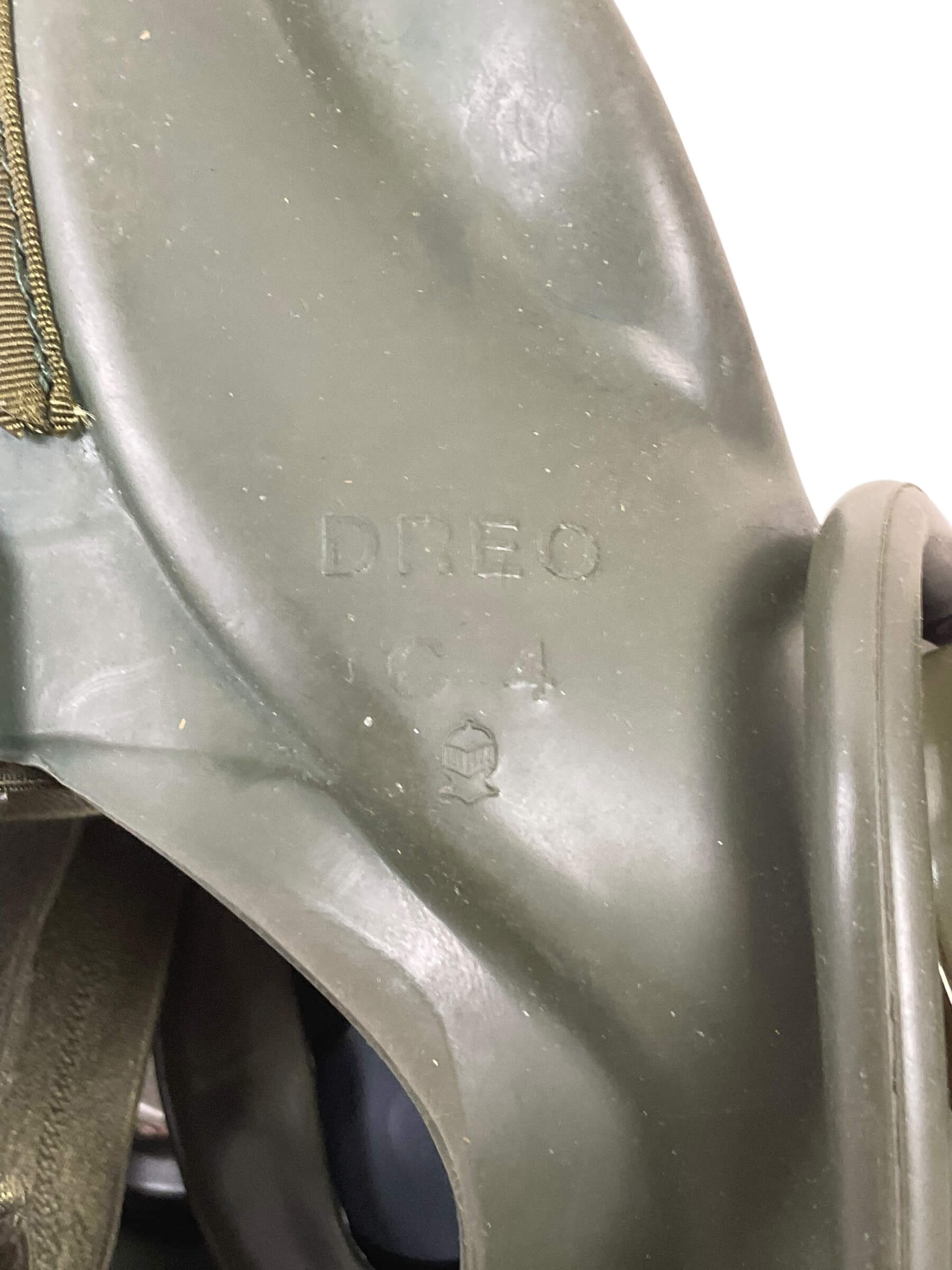 Canadian Forces RCAF C4 Respirator Size Medium Canadian Forces RCAF C4 Respirator Size Medium