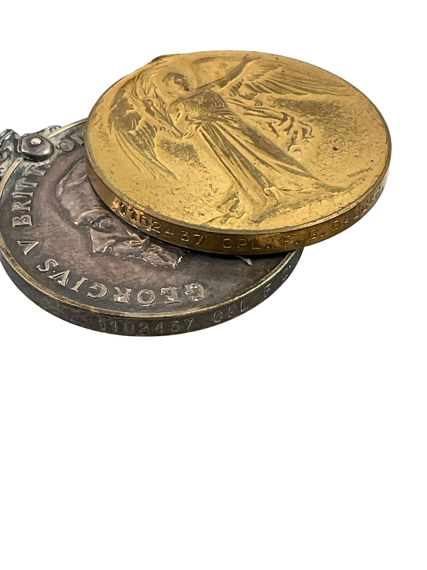 WW1 Canadian CEF Medal Group Pair CRT Full Size Named Dagger WW1 Canadian CEF Medal Group Pair CRT Full Size Named Dagger