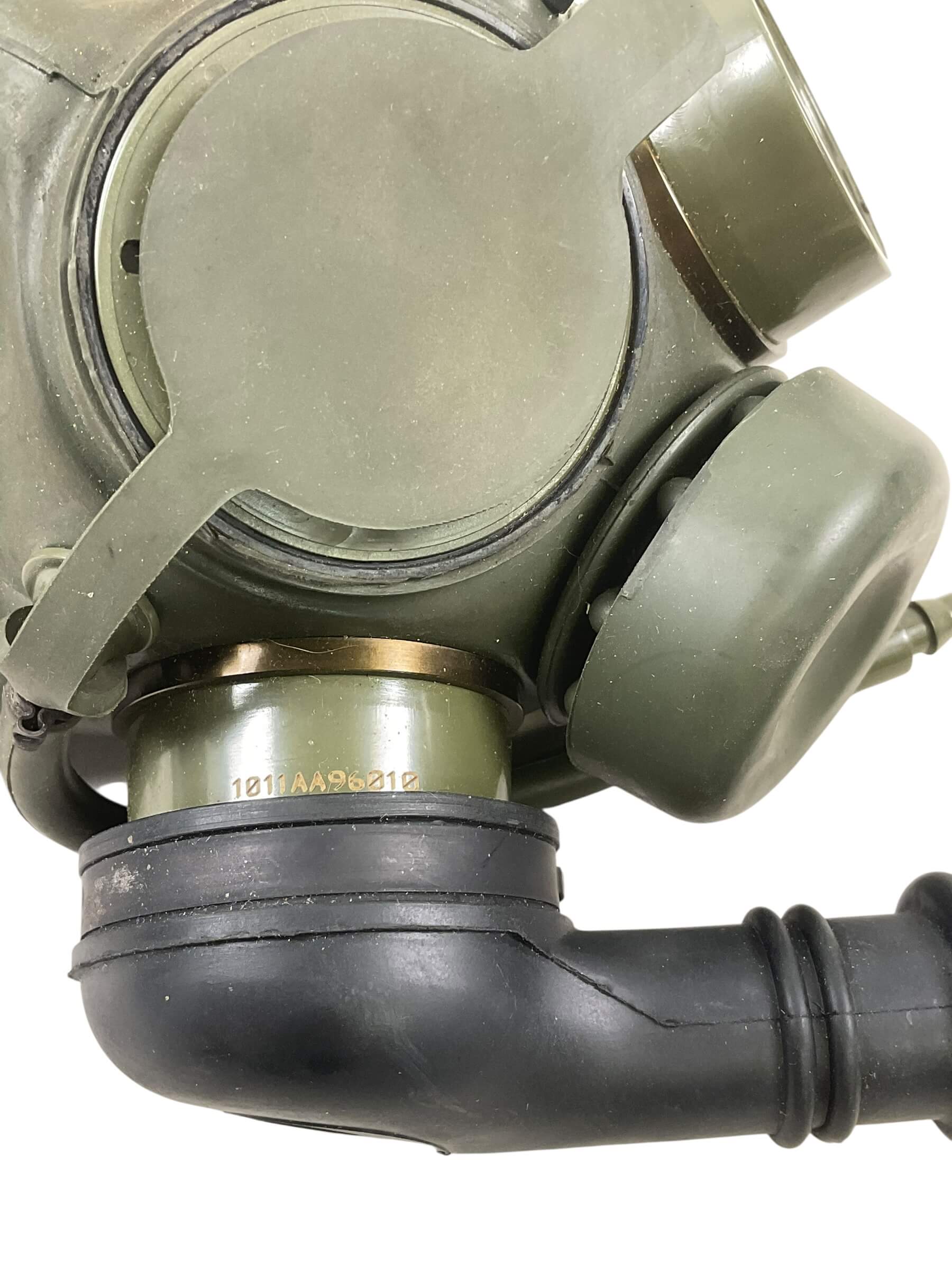 Canadian Forces RCAF C4 Respirator Size Medium Canadian Forces RCAF C4 Respirator Size Medium