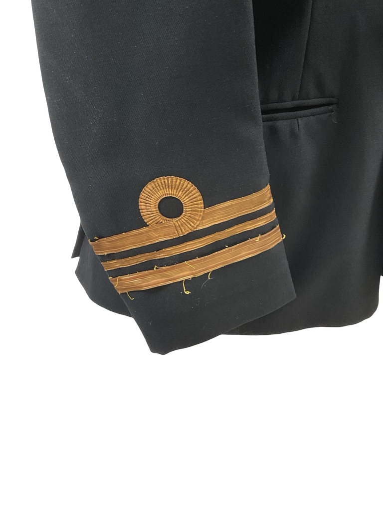WW2 Canadian RCN Navy Officer's Service Dress Jacket Named WW2 Canadian RCN Navy Officer's Service Dress Jacket Named