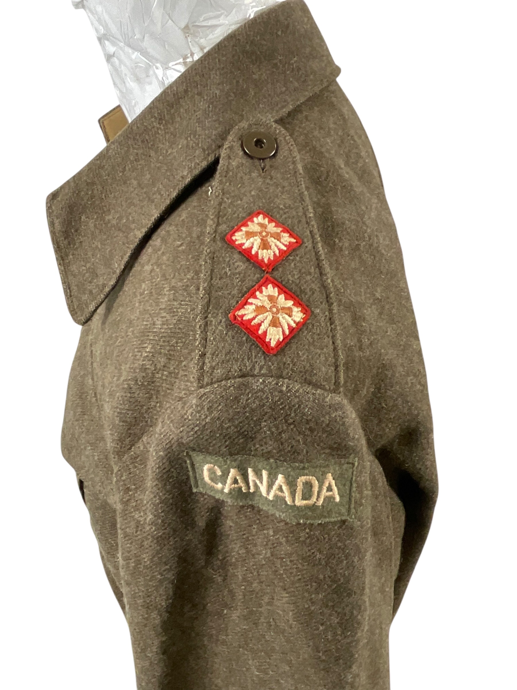 WW2 Canadian Army Officer's Battledress Jacket Size 11 Dated 1944 WW2 Canadian Army Officer's Battledress Jacket Size 11 Dated 1944