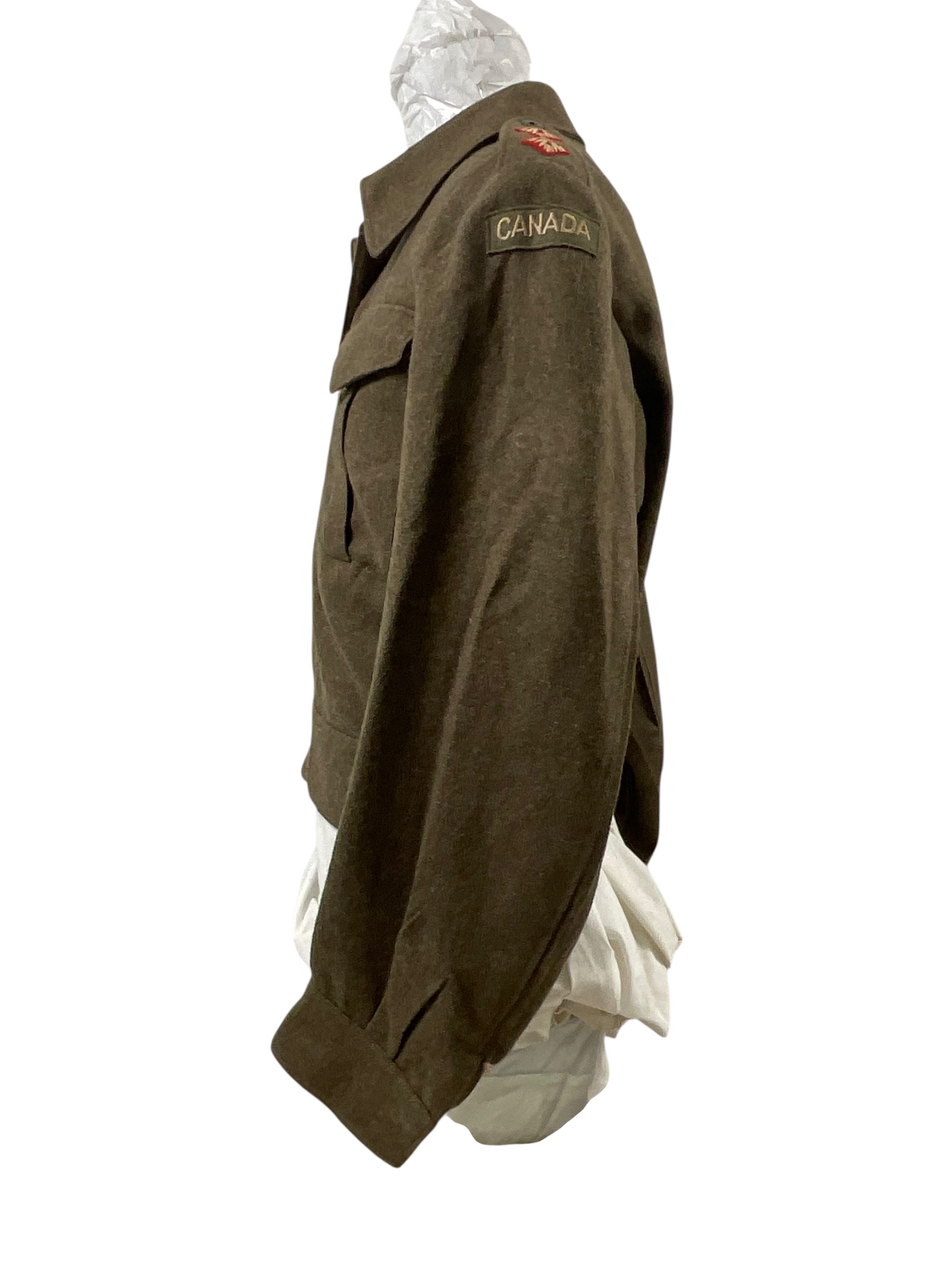 WW2 Canadian Army Officer's Battledress Jacket Size 11 Dated 1944 WW2 Canadian Army Officer's Battledress Jacket Size 11 Dated 1944
