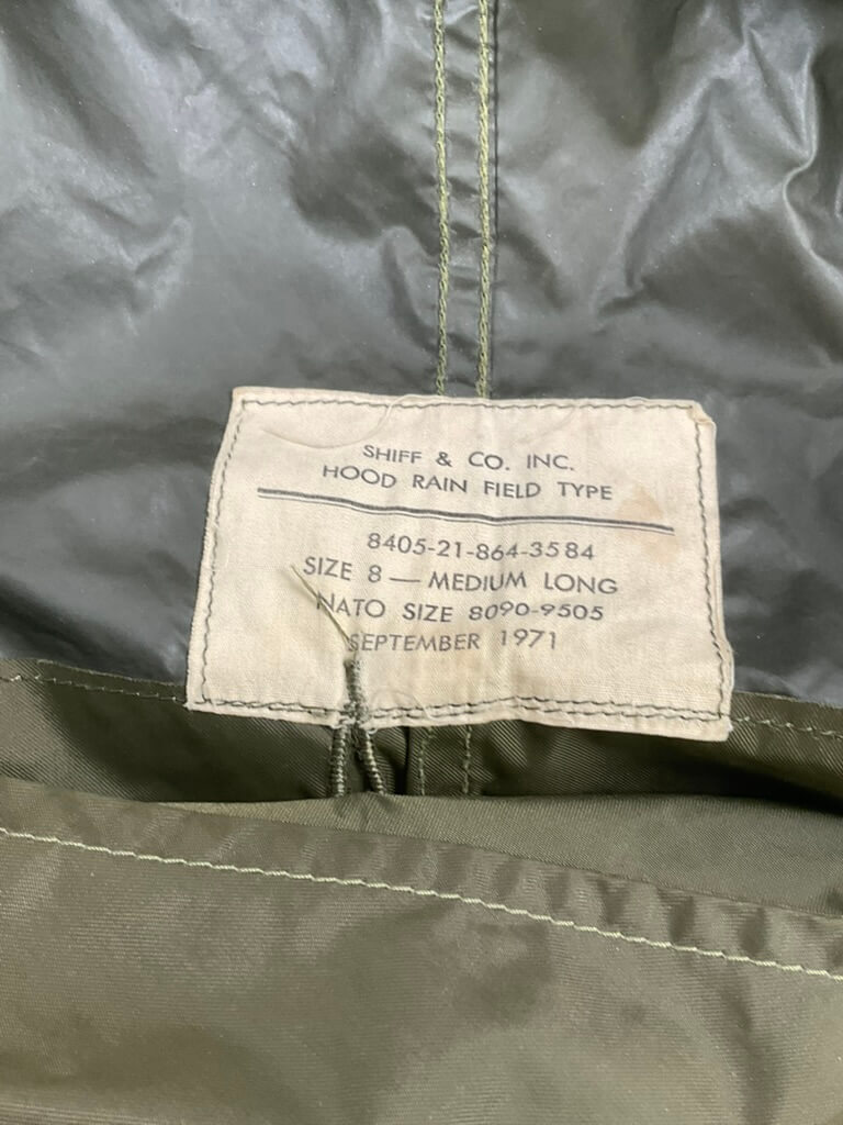 Canadian Forces Rain Jacket Size Regular X Large Dated 1972 With Hood Size 8 Medium Long Dated 1971 Canadian Forces Rain Jacket Size Regular X Large Dated 1972 With Hood Size 8 Medium Long Dated 1971